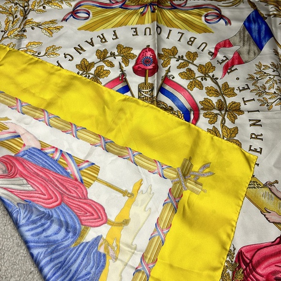 Hermes Silk “Liberte Égalite Fraternit République Francaise” Scarff - Picture 6 of 7
